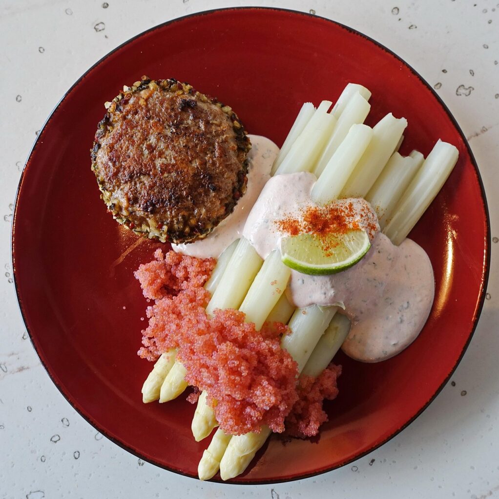 beetle roe, lemon, roe, chop, white asparagus, asparagus, entrails, dressing, food, eat, served, starter
